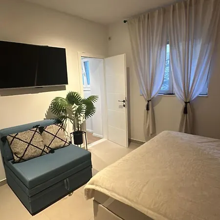 Plavi Val * Baška Voda